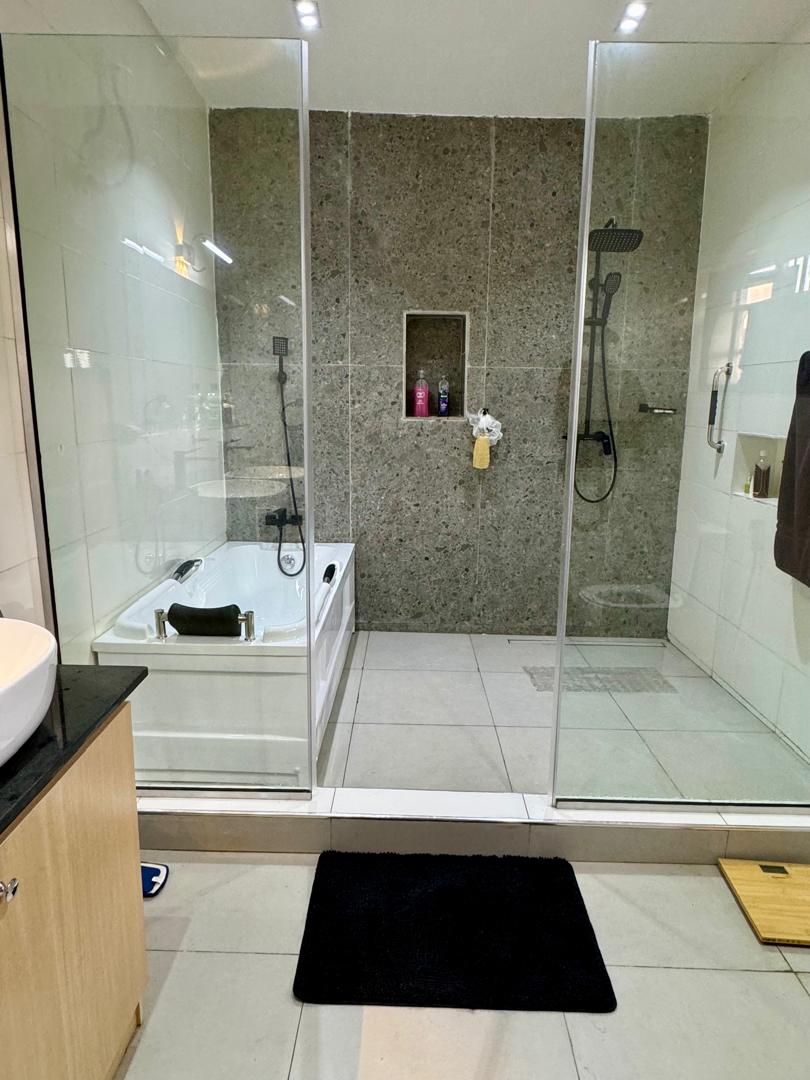 Modern bathroom